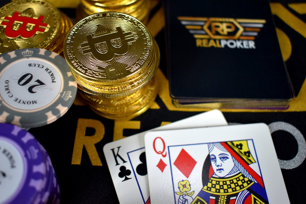 Bitcoin casinos poker cards and poker chips - What is Crypto Gambling? How Crypto Casinos Work in The World Of Online Betting - thegamerian.com
